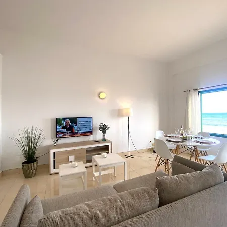 11. Arena Y Mar * Playa Honda (Lanzarote)